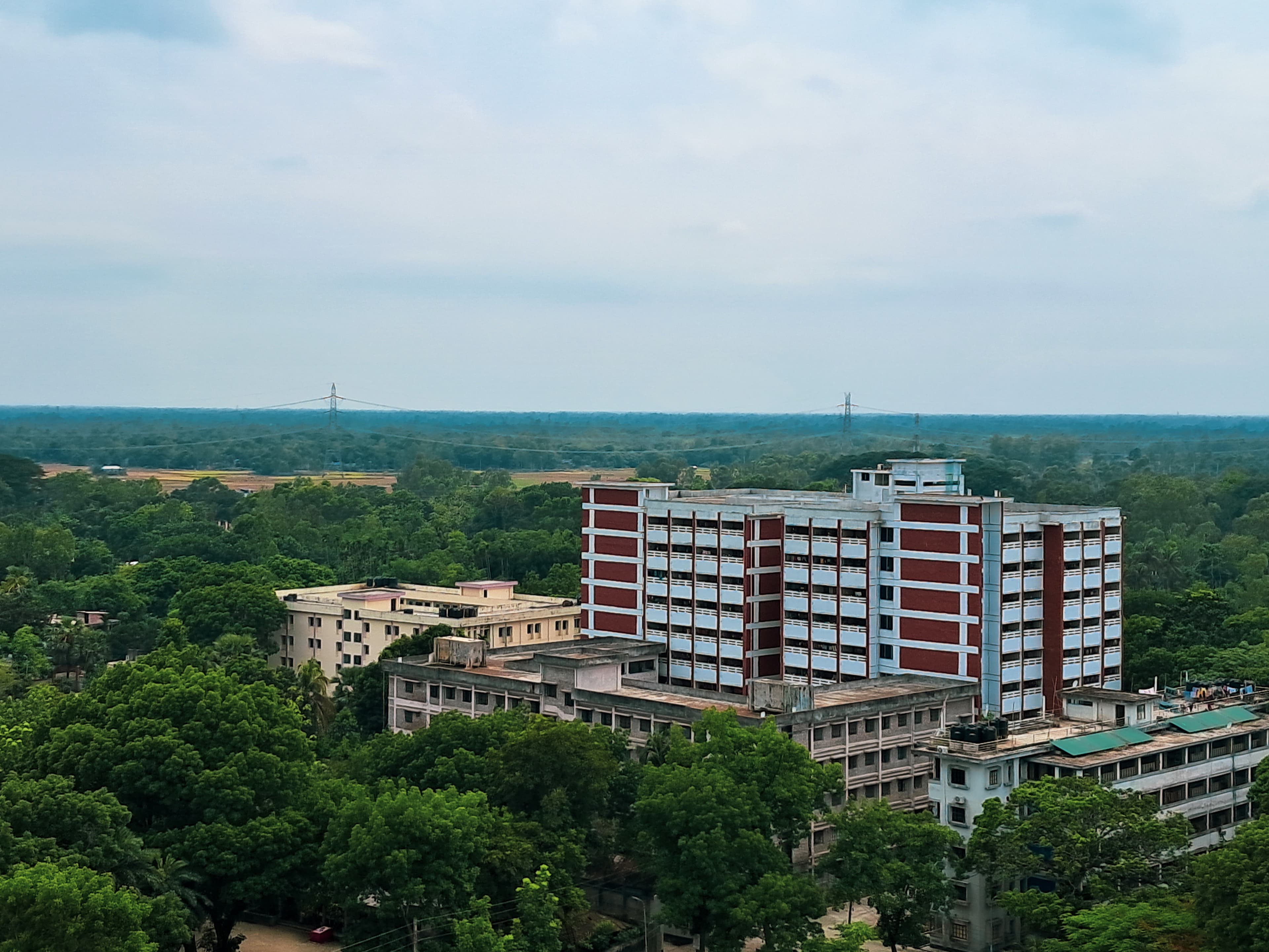 Shahid Osman Hadi Hall campus view 4