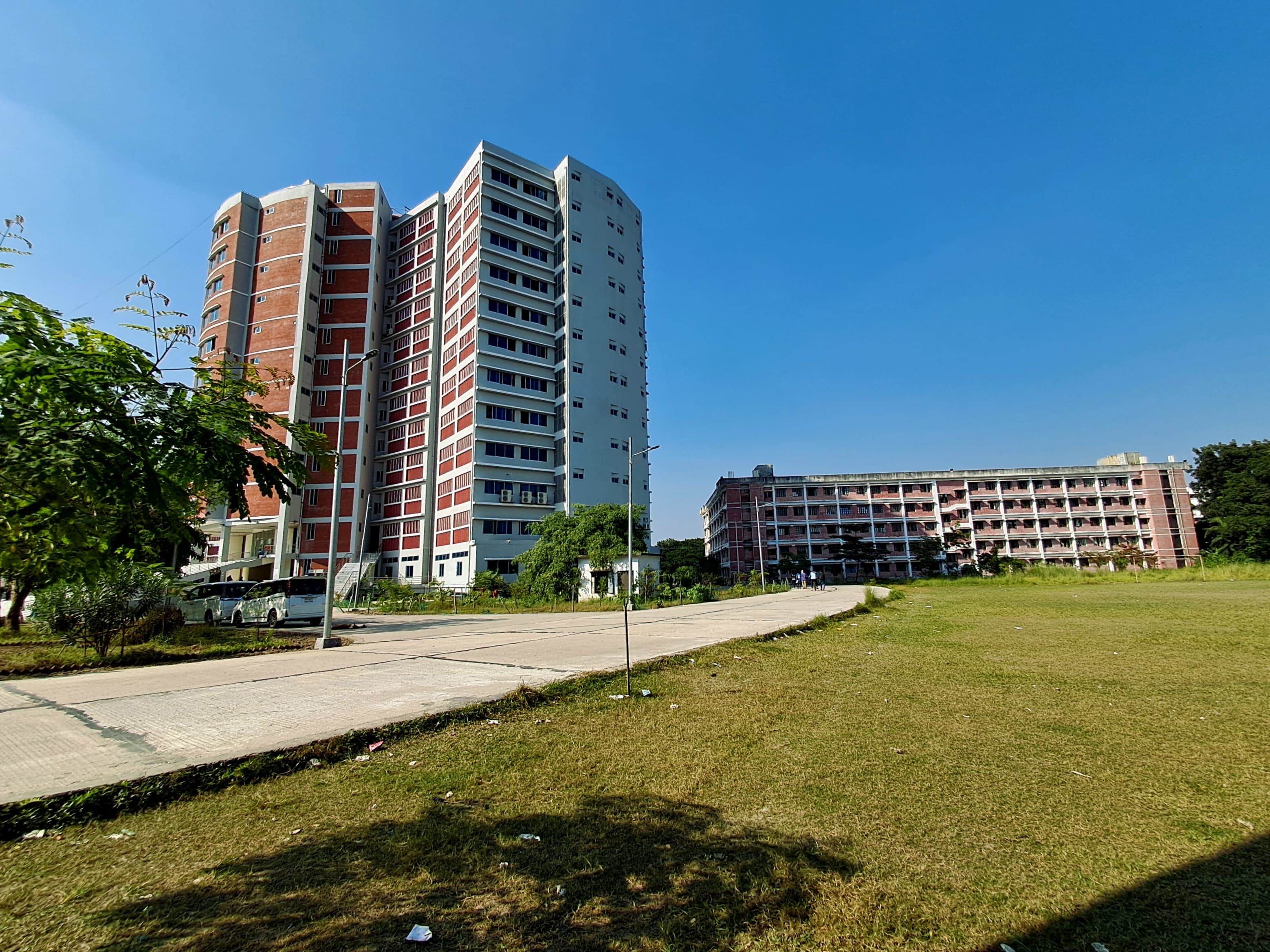 Shahid Osman Hadi Hall campus view 7