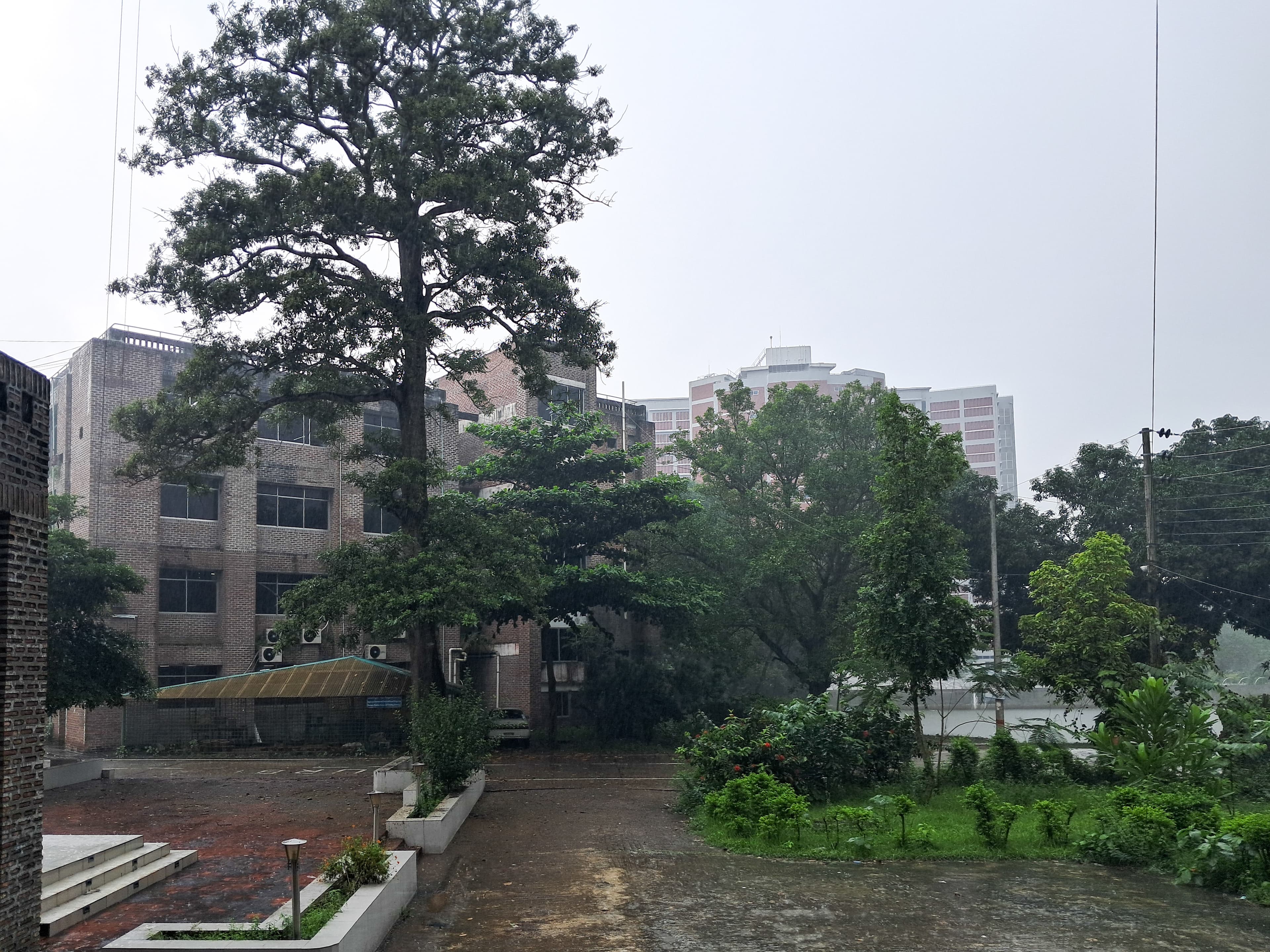 Shahid Osman Hadi Hall campus view 9